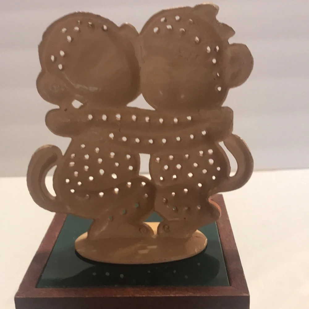 Revere mfg. monkey earring holder